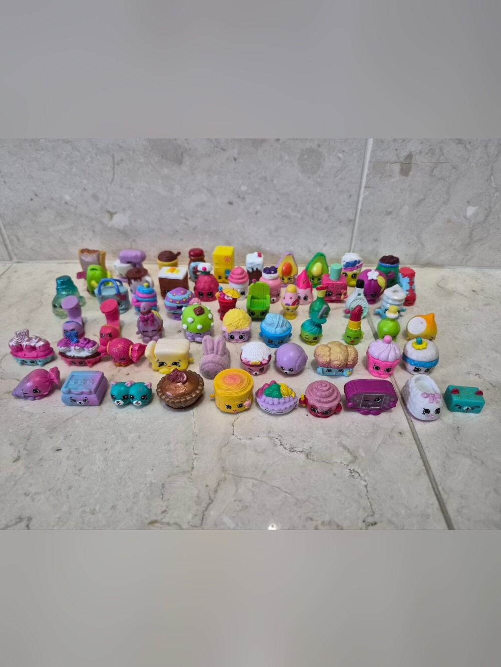 60 Shopkins